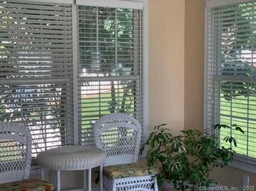 478 Taylor Rd, Enfield CT 06082-4047 exterior