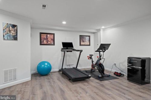 1544 Hampton Hill Cir, Mc Lean VA  22101-6021 exterior