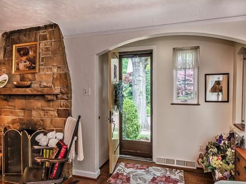 445 Arden Rd, Pittsburgh, PA 15216-1463