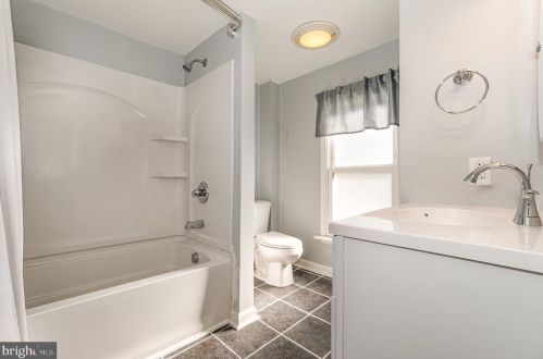 309 Walnut St, Hanover PA  17331-2537 exterior