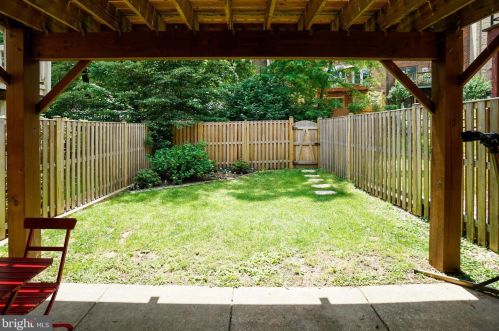 7707 Heatherton Ln, Rockville MD  20854-3212 exterior