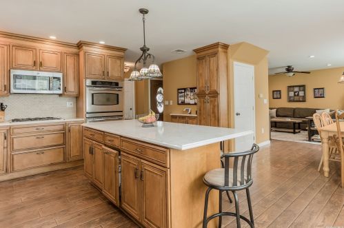 20 Grand Hvn Dr, Commack NY 11725-3126 exterior