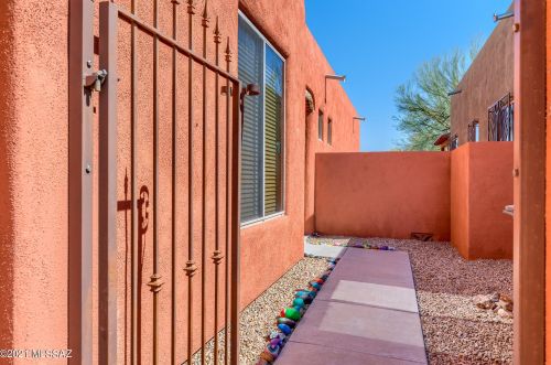 3281 Lakeside View Dr, Tucson, AZ 85730-2735