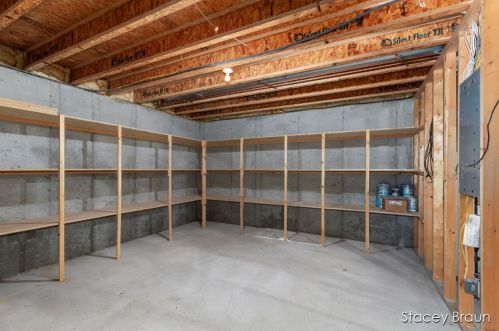 1730 Lisa Dr, Byron Township MI 49315-8006 exterior