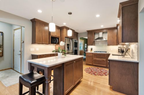 9295 Pearlette Ln, Milwaukee WI 53223-1631 exterior