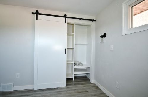 4985 Aspen St, Pittsburgh PA  15122-1250 exterior