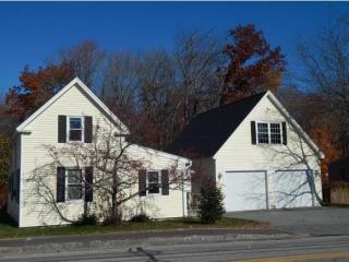 81 Main St, Seabrook, NH 03874-4515