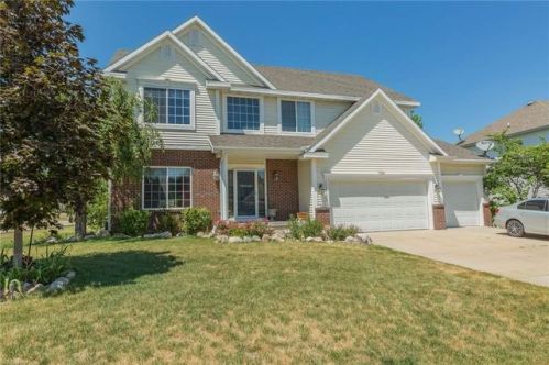 15445 Ridgemont Dr, Des Moines, IA 50323-2212