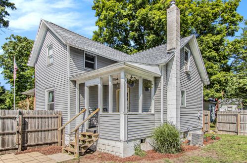 231 4 Ave, Three Rivers MI 49093-1509 exterior