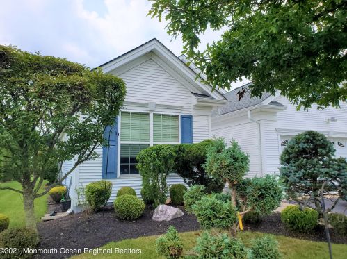 25 Balmoral Dr, Jackson Twp, NJ 08527-4476