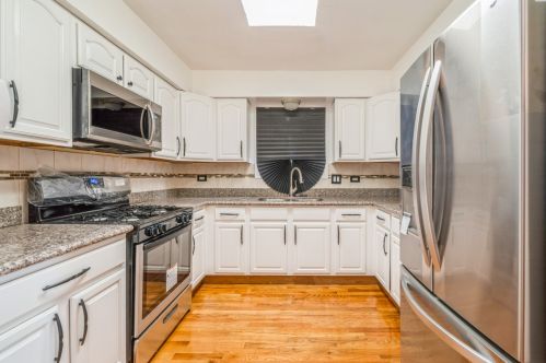 68 95th St, Chicago IL 60617-5053 exterior