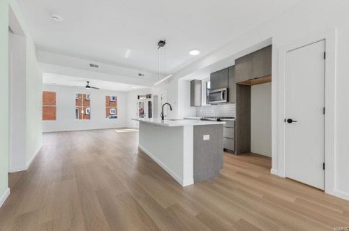 2867 Indiana Ave, Saint Louis MO 63118-2506 exterior