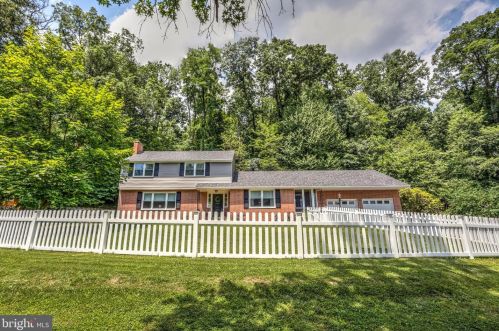 2337 Woodwick Rd, Lancaster, PA 17601-3239