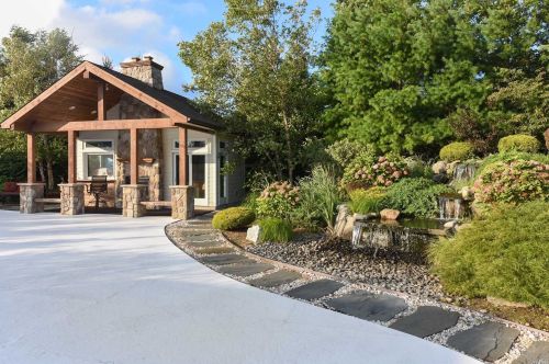 109 Elmwood Dr, Huntington Station NY 11746-5658 exterior