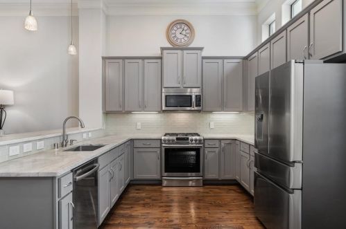 2111 Canton St, Dallas TX 75226-1621 exterior