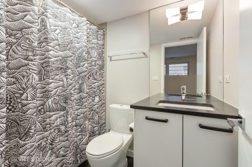 2237 Erie St, Chicago IL 60644-1714 exterior