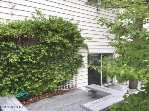 112 Elm St, Greenwich CT 06830-6639 exterior