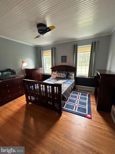 272 Old Middletown Rd, Media PA 19063-4832 exterior