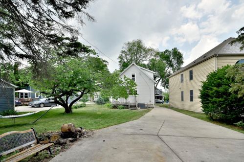 250 3 St, Elmhurst IL 60126-2460 exterior