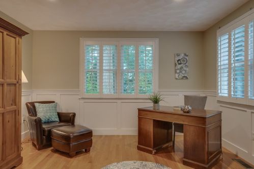 37 Chestnut St, North Andover MA  01845-5211 exterior