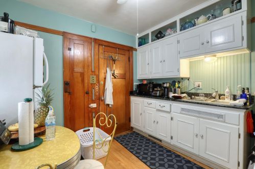 2209 69, Milwaukee WI 53213-1926 exterior