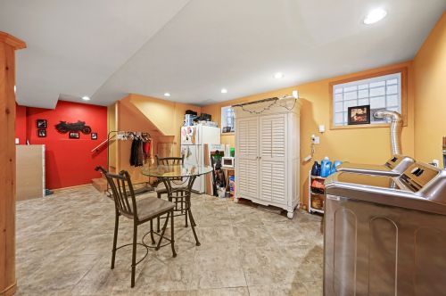 6129 Mcvicker Ave, Chicago IL 60638-4325 exterior