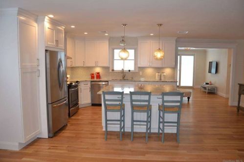 14 Nehring Ave, Babylon NY 11702-2426 exterior