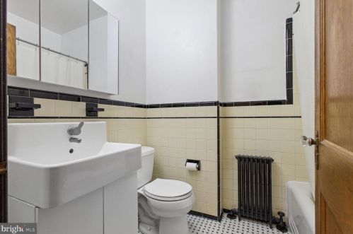 33 Hamilton St, Washington DC 20011-6360 exterior