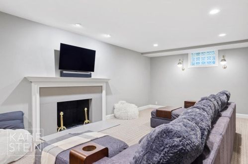 700 Plymouth Ave, Grand Rapids MI 49505-6069 exterior