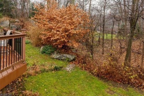 12 Oakwood Trl, Kinnelon NJ 07405-3115 exterior