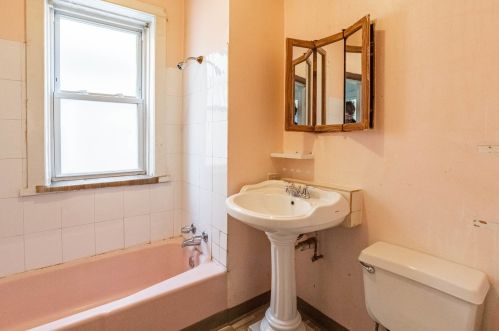 2240 Kilpatrick Ave, Chicago IL 60652-2025 exterior