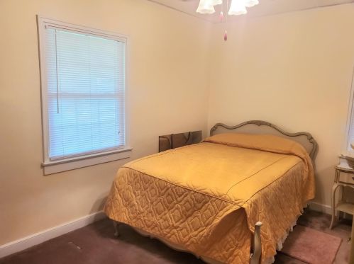 1959 Broad Ave, Atlanta GA 30344-2471 exterior