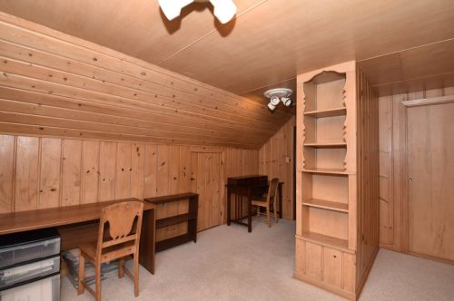 4902 Kinnickinnic Riv Pkwy, Milwaukee WI 53219-3277 exterior