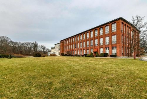 494 Woonasquatucket Ave, Providence RI  02911-1621 exterior