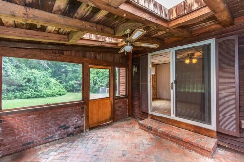 702 Knollwood Dr, Woonsocket RI 02895-2632 exterior