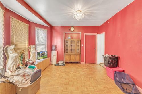 1261 36, Milwaukee WI 53215-1437 exterior