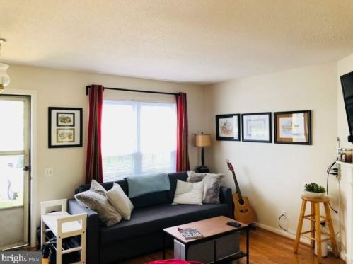 6619 High Valley Ln, Alexandria VA  22315-5009 exterior