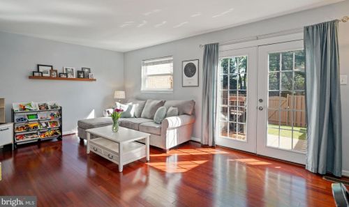 6562 Gildar St, Alexandria, VA 22310-2519