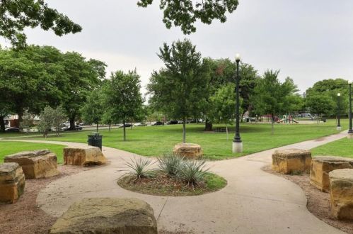 4116 Cole Ave, Dallas TX  75204-2061 exterior