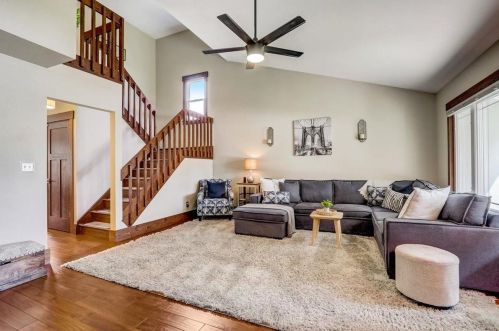 9916 Grantosa Dr, Milwaukee WI  53222-1411 exterior