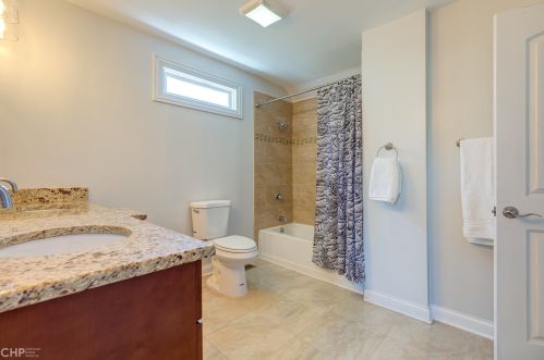 4951 Medill Ave, Chicago IL 60647-2424 exterior