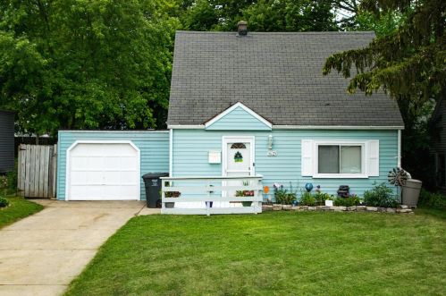 3625 46th St, Milwaukee, WI 53220-2128