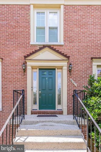 6151 Braeleigh Ln, Alexandria, VA 22315-5257