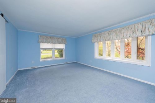 2076 Packard Ave, Huntingdon Valley PA 19006-6418 exterior