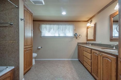 2664 Beechmont Dr, Dallas TX 75228-4224 exterior