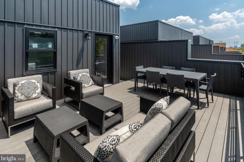 1 Leverington Ave, Philadelphia PA 19127-2201 exterior