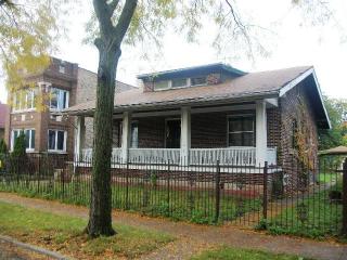 8004 Yates Blvd, Chicago IL  60617-4971 exterior