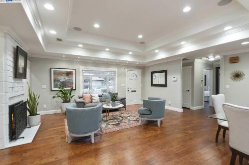 1870 Elinora Dr, Concord CA 94523-2815 exterior