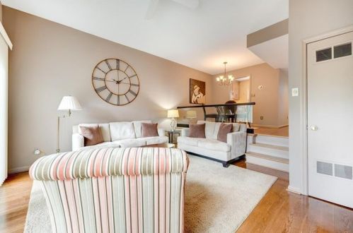 224 Colony Ct, Pittsburgh, PA 15205-1631