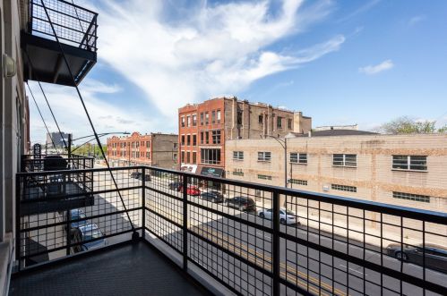 1645 Ogden Ave, Chicago IL  60612-4199 exterior